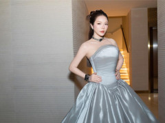 Lý Nhã Kỳ rực rỡ hé lộ hạnh phúc