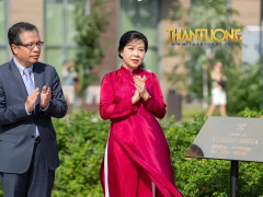 Phu nhân Ngô Phương Ly nổi bật trong tà áo dài thập niên 1930