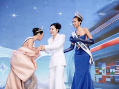 Hoàng Thanh Nga rạng rỡ tỏa sáng tại Miss Cosmo 2025