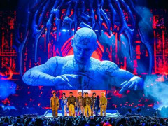 Stray Kids đưa tour kỷ lục lên phim