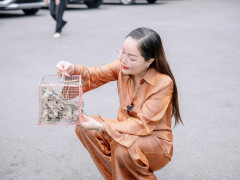 Hoa hậu Thanh Nga lễ Phật cuối năm