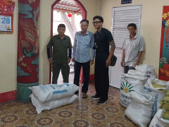 Đình Phước về nước trao yêu thương đến bà con khó khăn