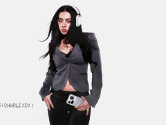 Charli xcx trở thành đại sứ toàn cầu Nothing