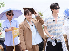Say Hi Rực Rỡ chia hai đội chặng biển
