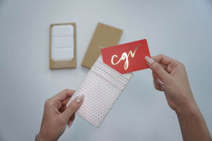 CGV gây sốt với ví đựng thẻ tái chế từ màn chiếu cũ 