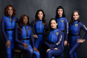 Katy Perry - Amanda Nguyễn cùng 4 phụ nữ bay vào vũ trụ