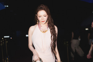 Lý Nhã Kỳ gây choáng với set kim cương 2 tỷ