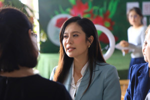 Nghệ sĩ Thanh Thúy mừng sinh nhật bằng “đại tiệc livestream” thanh long