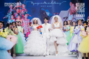 Nguyễn Minh Công ra mắt triển lãm Miệt Cù Lao