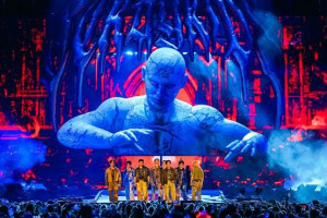 Stray Kids đưa tour kỷ lục lên phim