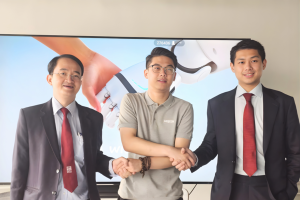 Nguyễn William Hiếu dự diễn đàn Việt Trung