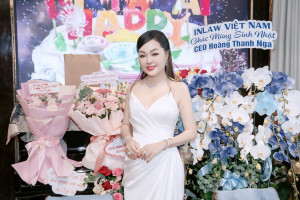 Hoàng Thanh Nga đón sinh nhật bên bạn bè