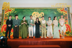 Lên Hương khiến dàn sao Việt nghẹn ngào