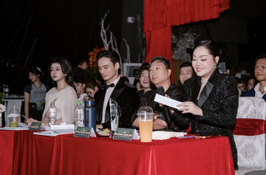 Hoa hậu Hoàng Thanh Nga ghi dấu nhân văn