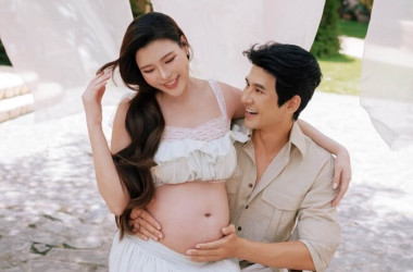 Lương Thế Thành - Thúy Diễm đón con gái 
